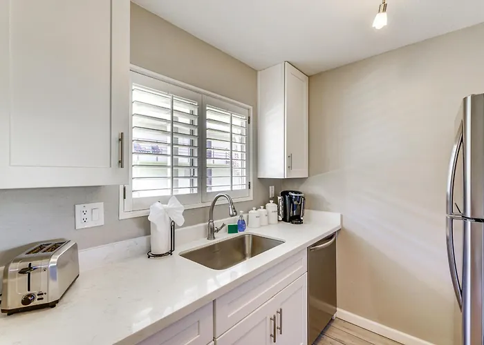 Holiday home Unwind Poolside, Walk To Old Town! Unit *