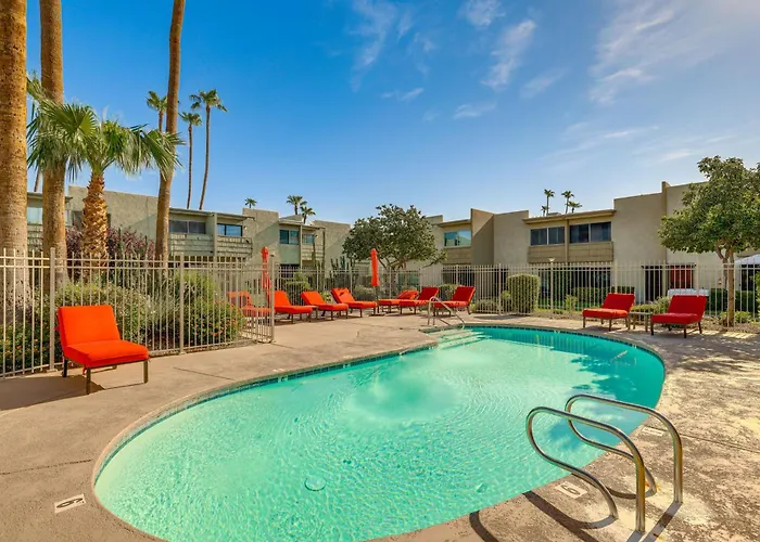 Holiday home Unwind Poolside, Walk To Old Town! Unit *
